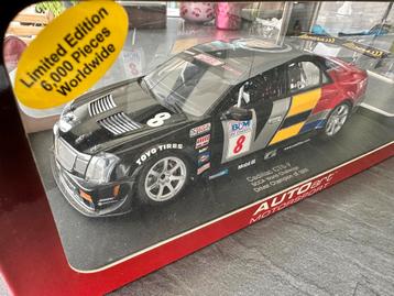 CADILLAC CTS-V SCCA #8 2005 898/6000 AUTOART 1/18 AA80525 disponible aux enchères