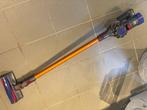 Dyson V8-stofzuiger met accessoires en wandlader, Elektronische apparatuur, Ophalen, Stofzuiger