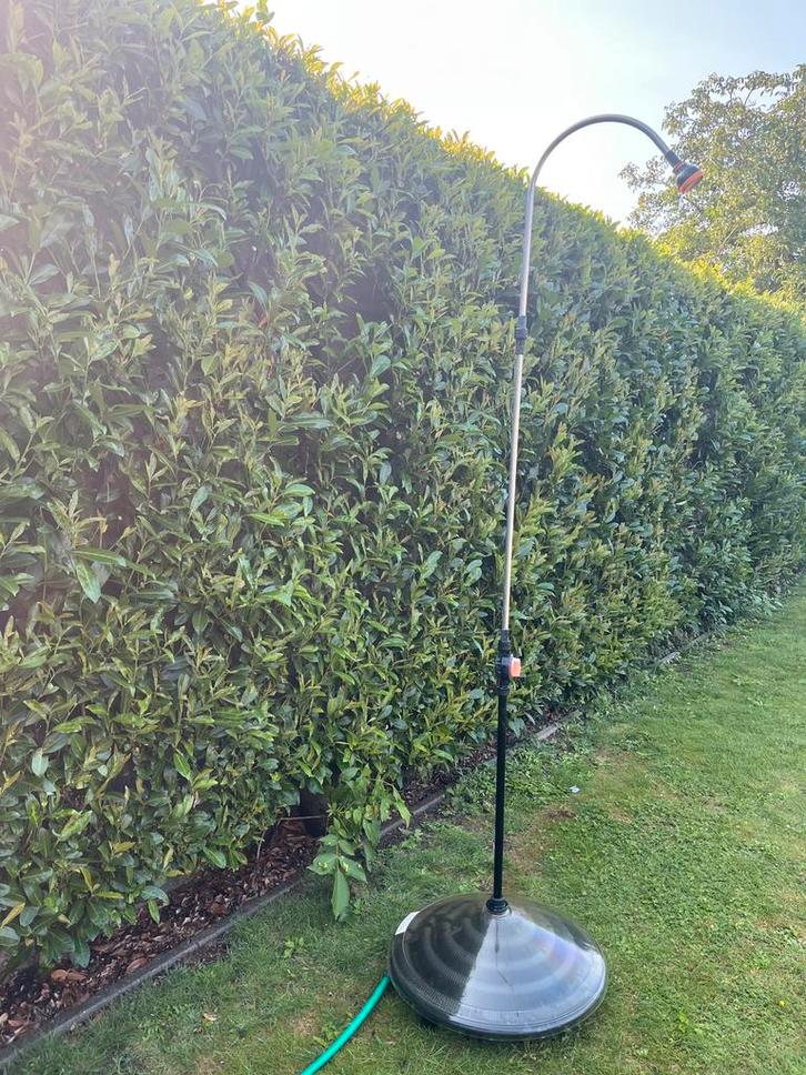 Buitendouche met warm water dankzij zon, Tuin en Terras, Tuinsproeiers, Zo goed als nieuw, Ophalen