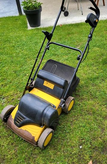 Verticuteermachine beschikbaar voor biedingen