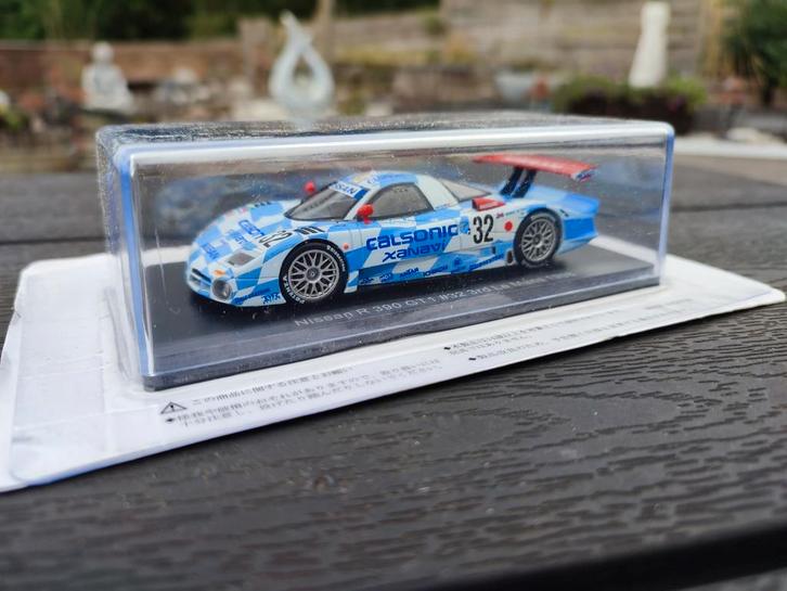 Nissan r390 gt1 1/43 vonkpers, Hobby en Vrije tijd, Modelauto's | 1:43, Zo goed als nieuw, Auto, Overige merken, Ophalen of Verzenden