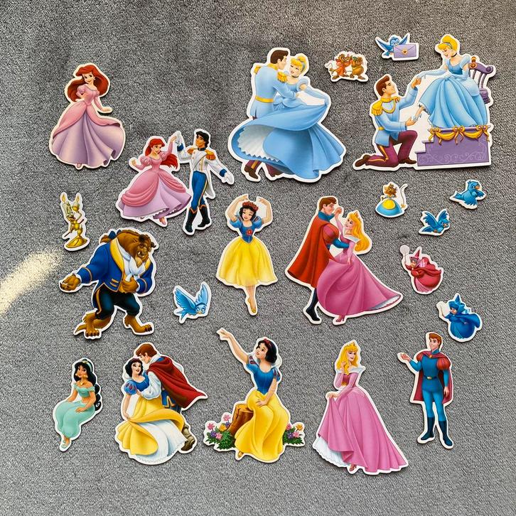 Aimants anciens princesses Disney, Collections, Disney, Utilisé, Autres types, Blanche-Neige ou Belle au Bois Dormant, Enlèvement ou Envoi