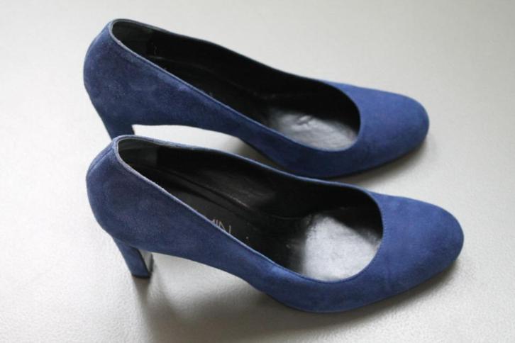 Koningsblauwe suede pumps MarcCain Marc Cain mt 39 ww 259, Kleding | Dames, Schoenen, Zo goed als nieuw, Pumps, Blauw, Verzenden
