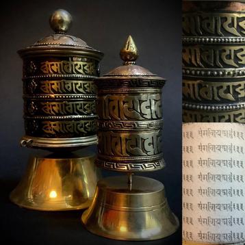 Art asiatique : 2 anciennes Roues de Prières Tibétaines
