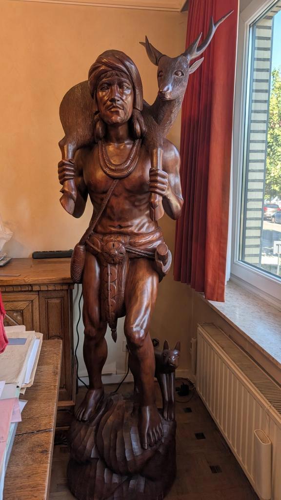 Grote indiaan met hertjes, Antiek en Kunst, Kunst | Beelden en Houtsnijwerken, Ophalen