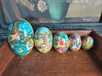 Leuk nestje van 5 vintage papier mache paaseieren/containers, Diversen, Ophalen of Verzenden, Zo goed als nieuw