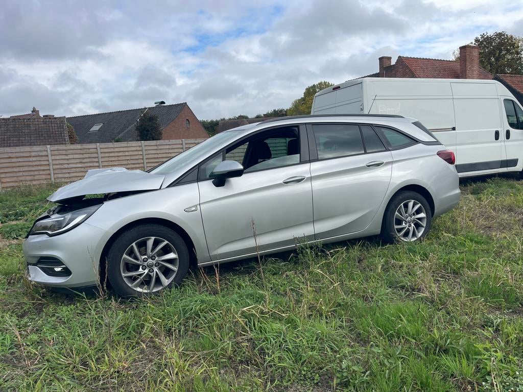 Opel Astra 1.2 Turbo Sports Tourer,met schade!!,..., Auto's, Opel, Particulier, Te koop, Astra, ABS, Airbags, Airconditioning