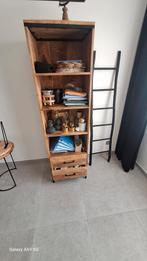 Mooie kast in bijna nieuwe staat., Doe-het-zelf en Bouw, Ladders en Trappen, Ophalen of Verzenden, Zo goed als nieuw