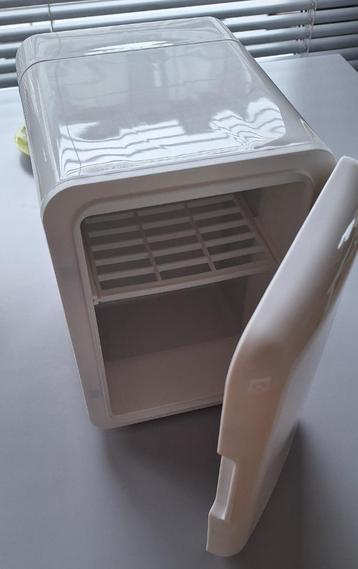 Desktop minikoelkast voor blikken/make-up/... beschikbaar voor biedingen