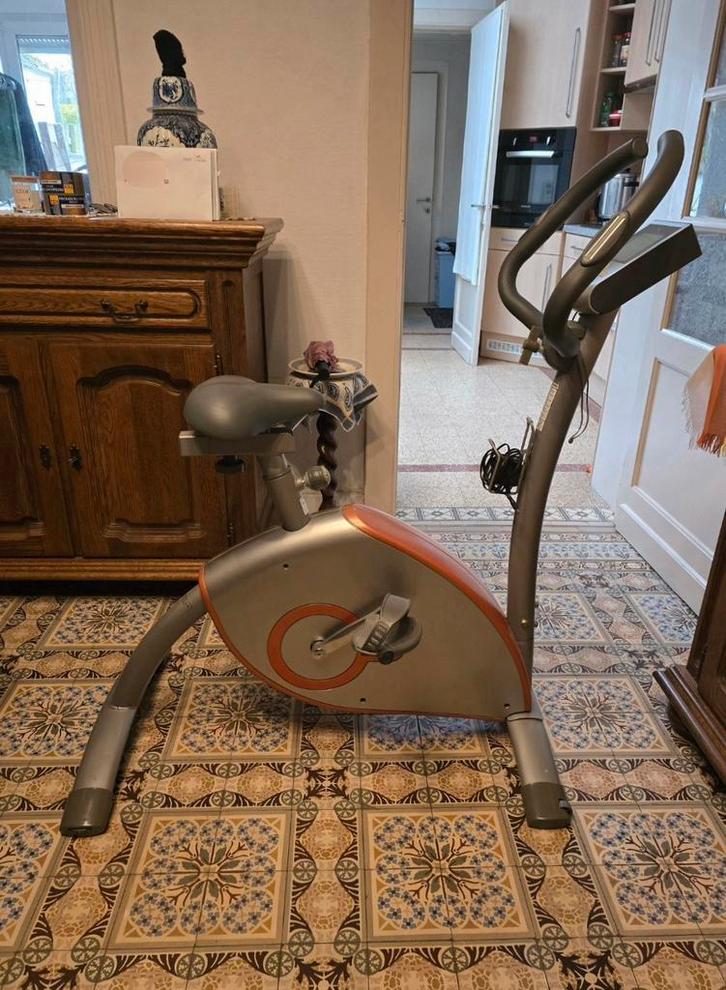 Domyos hometrainer, Sport en Fitness, Fitnessapparatuur, Zo goed als nieuw, Hometrainer, Benen, Ophalen
