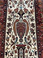 antiek Perzisch handgeknoopt tapijt uit Iran, Ophalen