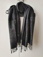 Zwarte dunne sjaal, Enlèvement ou Envoi, Porté, Écharpe