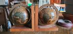 Serre livre d'époque avec globe tournant, Enlèvement