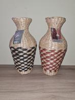 Gevlochten rotan vaas (rood of zwart) - nieuw, Overige materialen, Overige kleuren, Nieuw, Ophalen of Verzenden