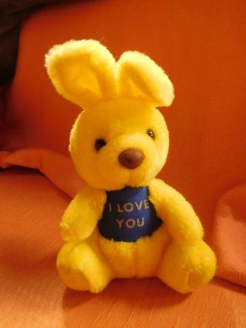 2 Peluches doudou lapin jaune I LOVE YOU. Achat à la pièce, Enlèvement ou Envoi, Comme neuf, Lapin