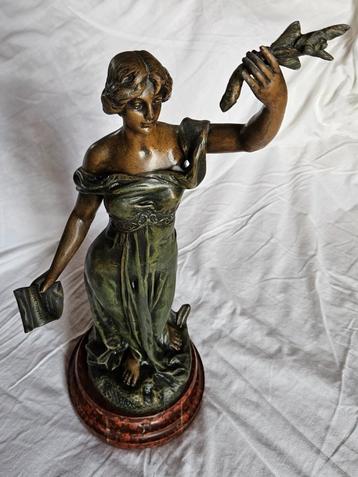 Sculptures  beschikbaar voor biedingen