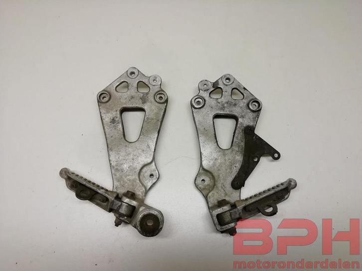 Duo voetsteunen Suzuki GSX-R 750 1985 - 1987 slabby slabside, Motoren, Onderdelen | Suzuki, Gebruikt, Ophalen of Verzenden