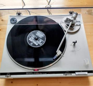 Technics SL-Q200 Direct Drive Auto Return Platenspeler beschikbaar voor biedingen