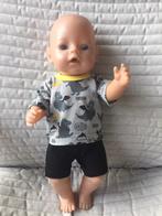 230. Babyborn: Nieuwe T-shirt met draakjes + zwarte short, Ophalen of Verzenden, Nieuw, Babypop