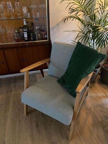 Gezellige Ekenaset fauteuil beschikbaar voor biedingen