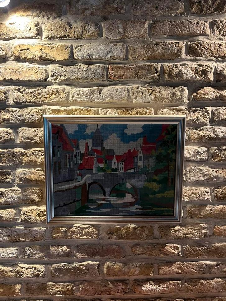 Handgemaakt borduurwerk in lijst – Brugge, Antiek en Kunst, Kunst | Schilderijen | Abstract, Ophalen of Verzenden