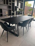 Zwarte tafel met zwaar metalen onderstel, Ophalen