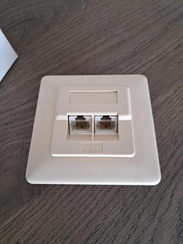 Mosaique Prises RJ45 Cat5e beschikbaar voor biedingen