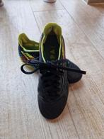 Magnifique chaussures pour le foot taille 33, Sport en Fitness, Voetbal, Gebruikt, Ophalen of Verzenden