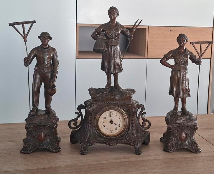 Beeldengroep met klok - boerenfiguren (ca. 1920), Antiek en Kunst, Antiek | Klokken, Ophalen of Verzenden
