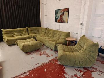 Zetel - sofa - lounge - zithoek - hoeksalon perfecte staat beschikbaar voor biedingen