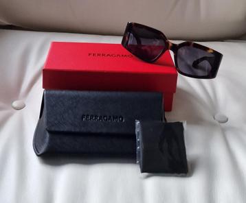 Mooie coole zonnebril van Salvatore Ferragamo. beschikbaar voor biedingen