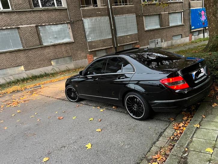 Mercedes-Benz C200 W204 – Zeer Goede Staat, Auto's, Mercedes-Benz, Bedrijf, Diesel, Euro 4, Onderhoudsboekje, Ophalen