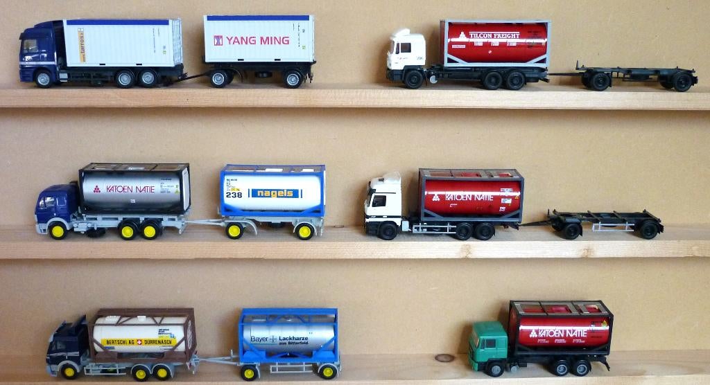 Vrachtwagens voor vervoer van 20ft containers  1/87  HO, Hobby en Vrije tijd, Modeltreinen | H0, Zo goed als nieuw, Overige typen