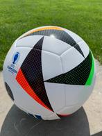 Ballon de championnat d'Europe Adidas Fussballliebe, Sports & Fitness, Football, Ballon, Enlèvement ou Envoi, Neuf
