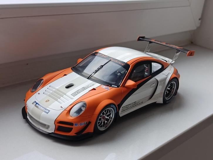 Porsche 997 GT3 R 1:18 Spark, Hobby en Vrije tijd, Modelauto's | 1:18, Zo goed als nieuw, Auto, Overige merken, Ophalen of Verzenden