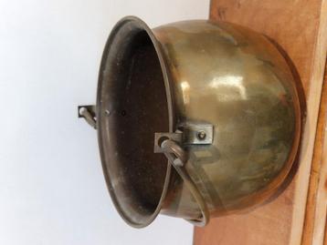 Koperen ketel , antiek decoratief bloempot , plantenhouder  beschikbaar voor biedingen