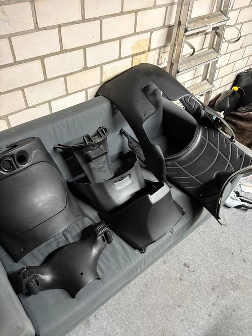 Piaggio zip binnenkappen set (zeer netjes), Fietsen en Brommers, Brommeronderdelen | Scooters, Piaggio, Uitlaat, Ophalen