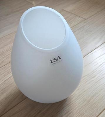 LSA vaas beschikbaar voor biedingen