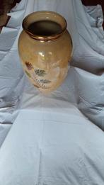 Un grand vase, Enlèvement