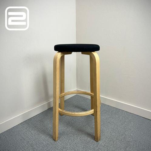 ARTEK 64  Kruk, Huis en Inrichting, Barkrukken, Gebruikt, 60 tot 90 cm, Hout, 1 kruk, Ophalen
