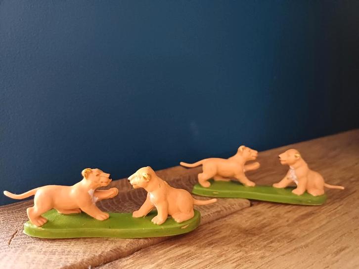 Britains 1977 Leeuwenwelpjes (X2), Verzamelen, Poppetjes en Figuurtjes, Zo goed als nieuw, Ophalen of Verzenden