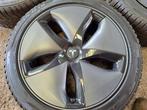 Tesla model 3 18inch originele velgen + pirelli + wieldoppen, Auto-onderdelen, Ophalen, 18 inch, Gebruikt, Banden en Velgen