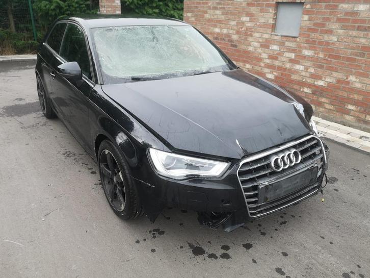 audi a3 1.6tdi Navi. accidentée , DEMARRE ET BOUGE, Auto's, Audi, Particulier, A3, Diesel, Euro 5, Stadsauto, Handgeschakeld, Zwart
