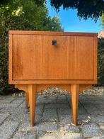 Vintage nachtkastje, Huis en Inrichting, Slaapkamer | Nachtkastjes, Ophalen, Zo goed als nieuw