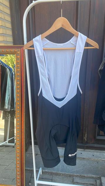 Korte fietsbroek beschikbaar voor biedingen