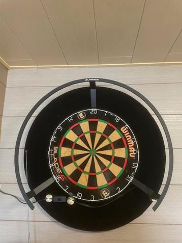 dartbord + surround + verlichting beschikbaar voor biedingen