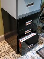 2 Meubles métalliques à tiroirs et dossiers, Enlèvement