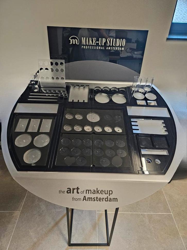 Make-up stand leeg, Handtassen en Accessoires, Uiterlijk | Cosmetica en Make-up, Zo goed als nieuw, Make-up, Gehele gezicht, Zwart