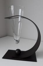 Vase design avec support, Huis en Inrichting, Woonaccessoires | Vazen, Ophalen, Gebruikt, Zwart, Glas