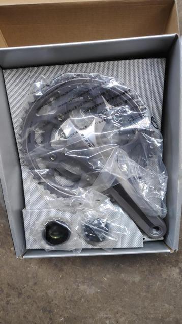 SHIMANO 105 CRANKSTEL 10 SPEED beschikbaar voor biedingen